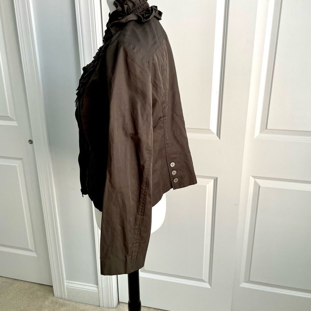 Due Per Due Brown Blazer with Ruffled Neckline and Fitted Silhouette Full Zip L - Picture 2 of 5